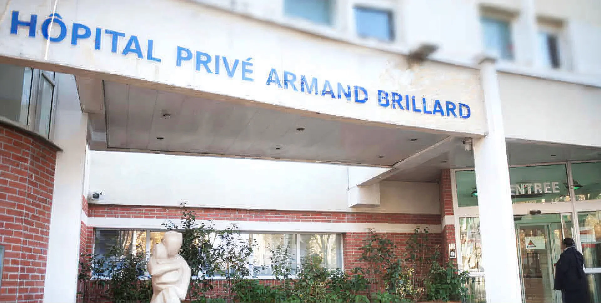 Entrée de l'Hôpital Privé Armand-Brillard à Nogent-sur-Marne
